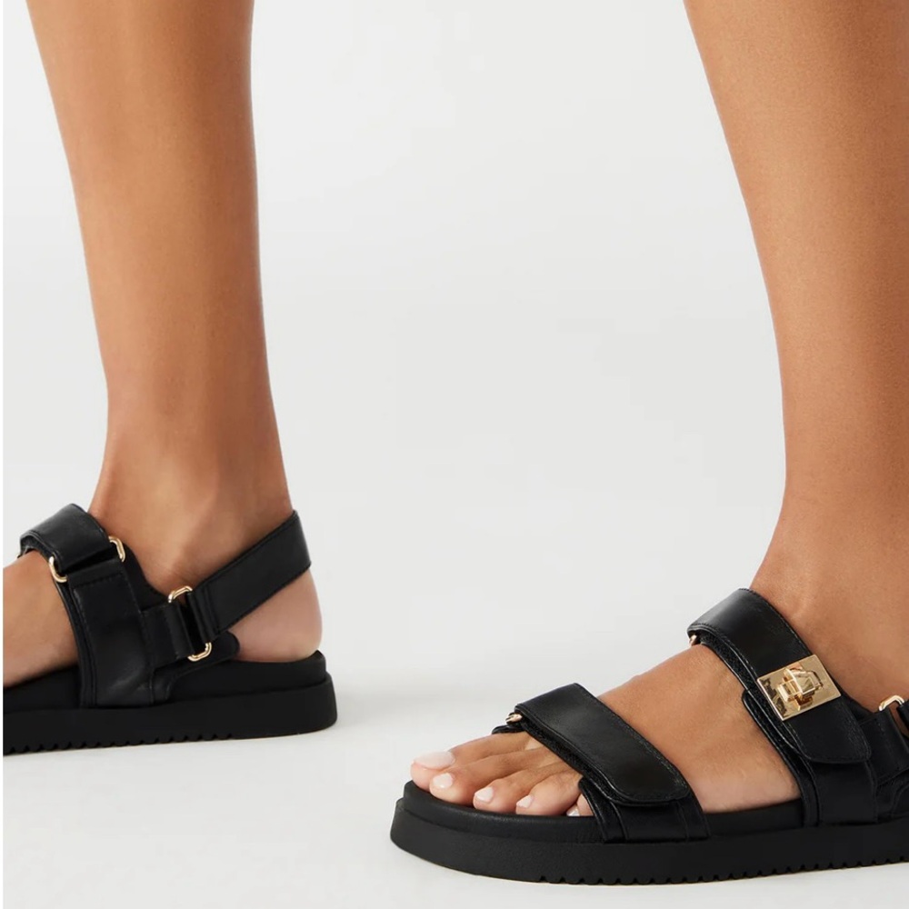Steve Madden Mona Black Sandal Size 8.5